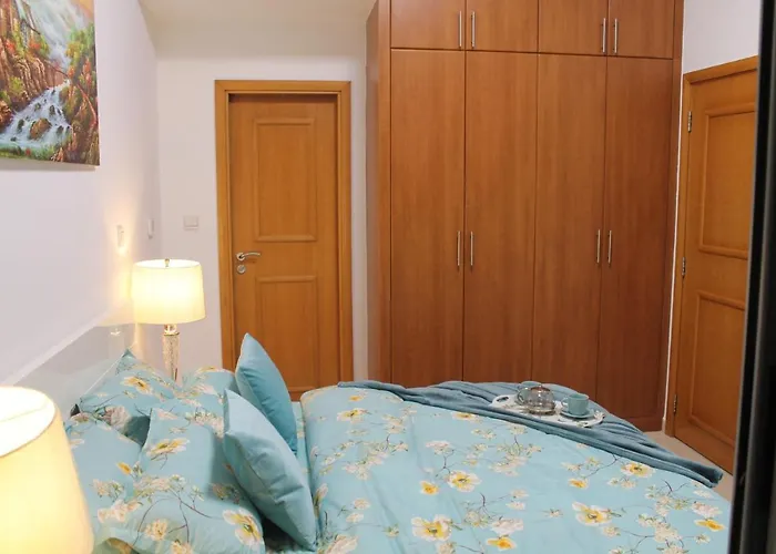 Newly Furnished One Bedroom Apartment Next To Metro & Beach In Marina Residence