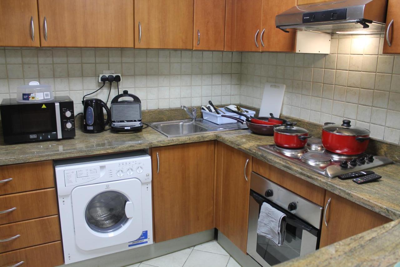 Newly Furnished One Bedroom Next To Metro & In Marina شقة دبي